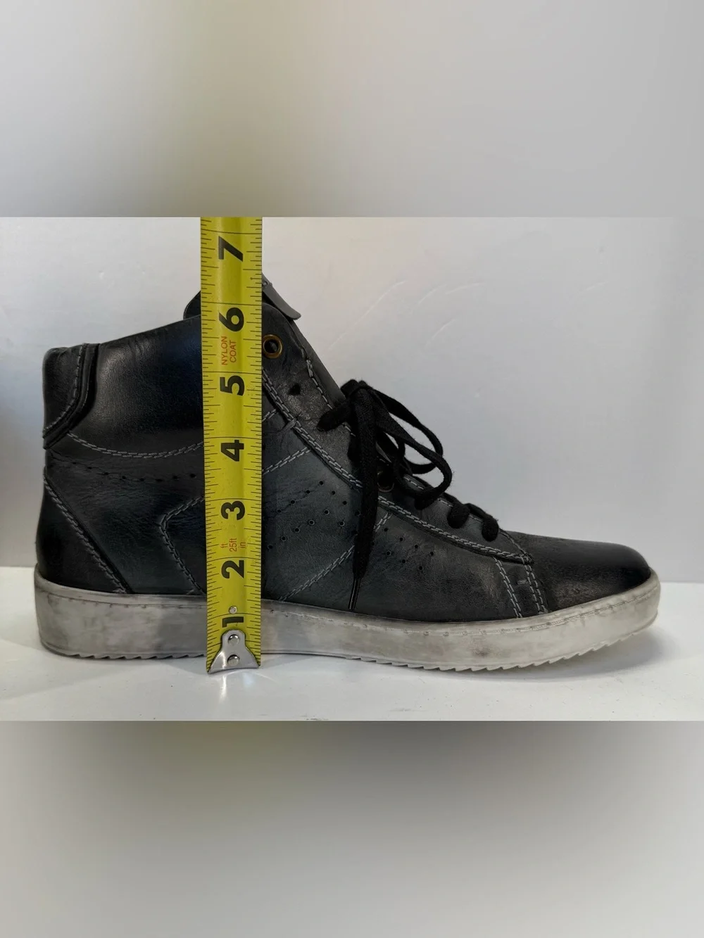 NWT Roan Roost Men's Black High-Top Leather Sneakers with Lace-Up Closure 9.5
